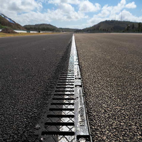 FASERFIX SUPER trenches have extra thick side walls and thus guarantee a high level of safety