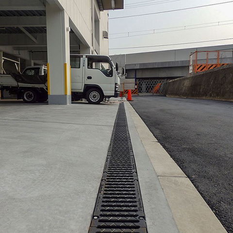 RECYFIX NC channel in front of Sanwa Food Company in Osaka