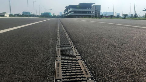 FASERFIX SUPER trench on the Moto GP race track in Hanoi